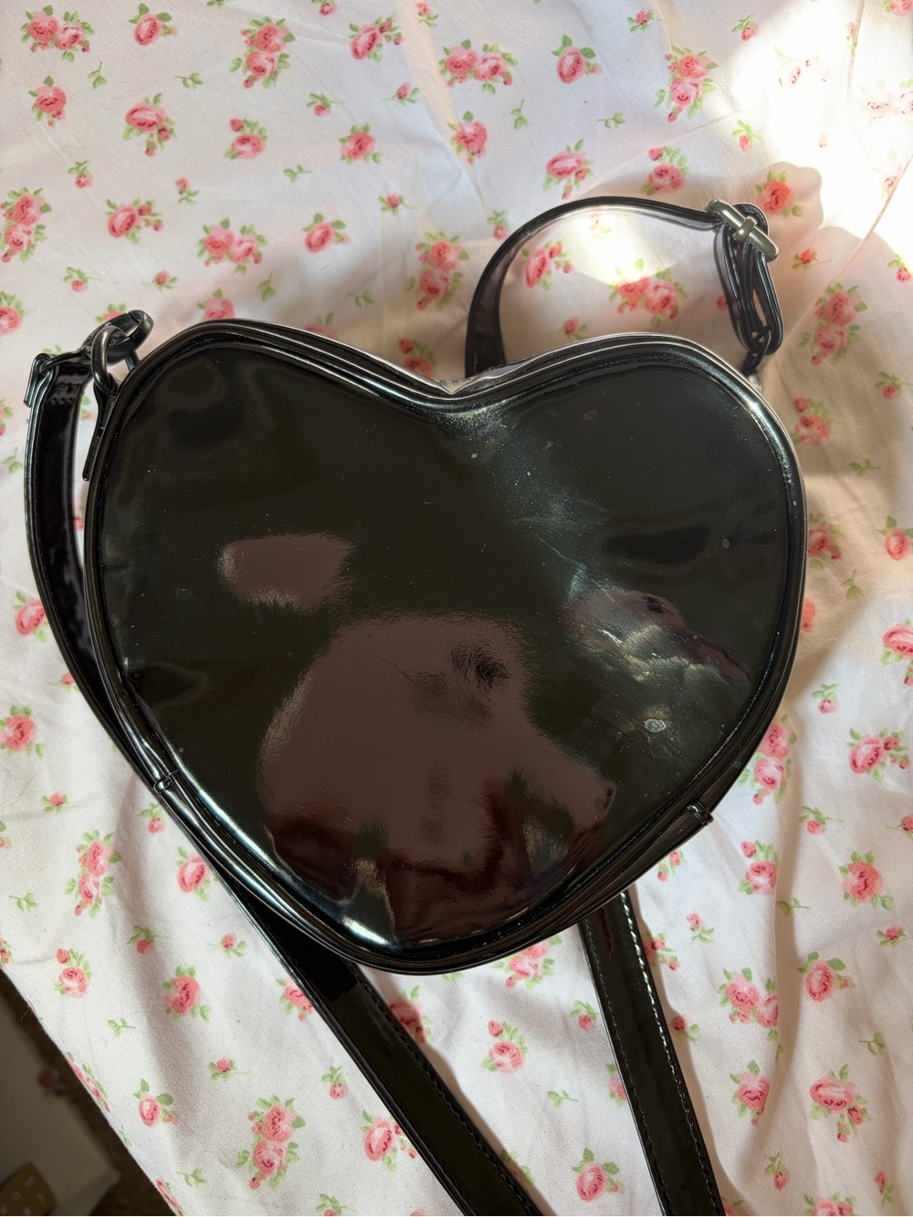 black small elvira heart purse - Picture 3 of 4